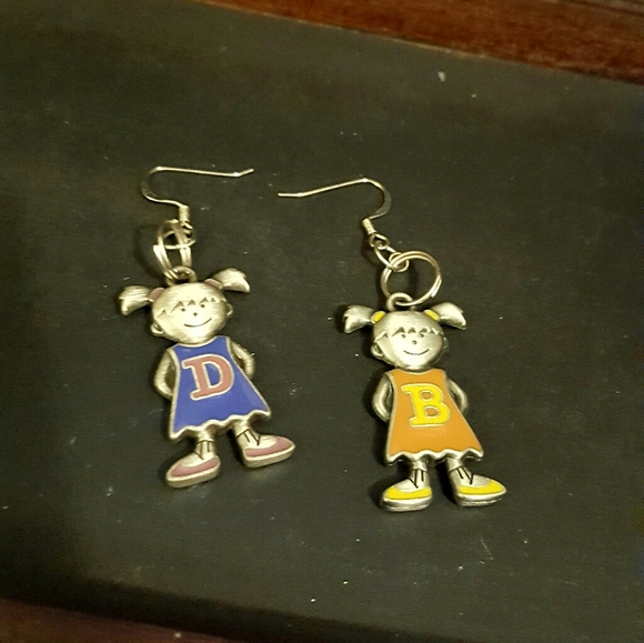 Earrings - Picture 2 of 3